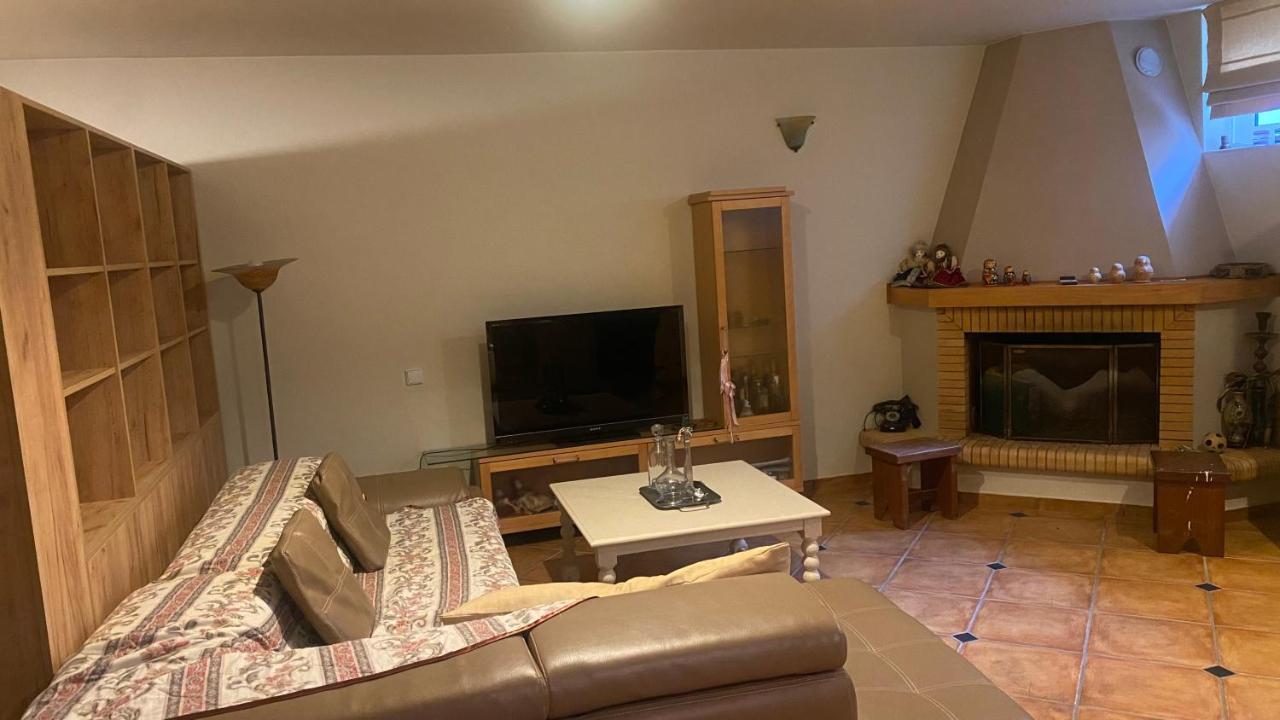 Seaside Family Apartment - Kalamata Faraí Exteriör bild